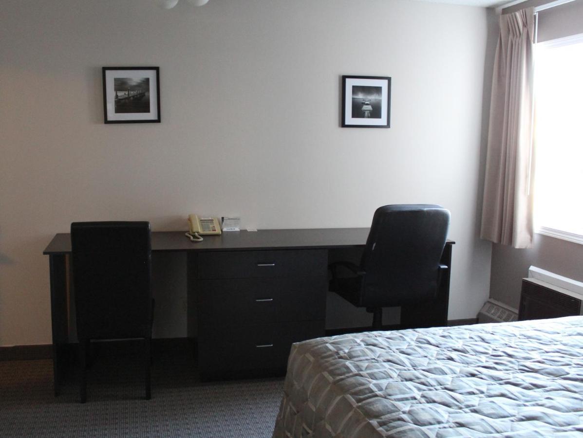 Arbour Ridge Inn & Suites Kindersley Экстерьер фото